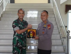 Kunjungan Dansat Brimob Riau : Pererat Sinergi dengan Batalyon Parako 462 Pasgat.