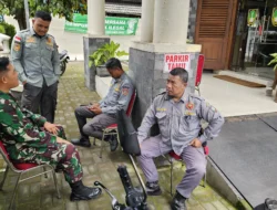 Senyum Ter dan Humanis, Cara Jitu Babinsa Tipes Jalin Kedekatan dengan Linmas