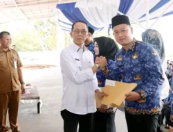 Serahkan SK 593 PPPK, Amsakar Minta Tingkatkan Disiplin dan Pelayanan Publik