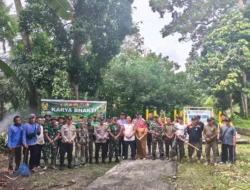 Semangat Hari Juang TNI AD, Kodim 0322/Siak Pimpin Karya Bakti Akbar Bersihkan Makam Datuk 4 Suku di Mempura