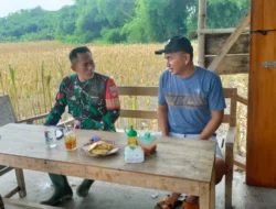Babinsa Juwangi Pererat Kedekatan dengan Warga Lewat Komsos Santai di Dukuh Gambang