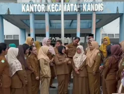 UPACARA HARI IBU BUPATI SIAK AFNI Z DI KECAMATAN KANDIS