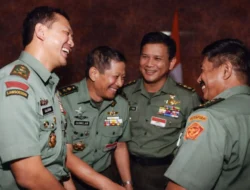 Kebersamaan Para Perwira TNI di Era 1990-an