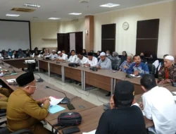 Puluhan Guru Bantu Daerah Kabupaten Indragiri Hilir Adukan Nasibnya ke DPRD Inhil