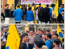 Aksi Demonstrasi PMII Kota Pekanbaru Berujung Ricuh, Massa Kecewa Kapolda Riau Tak Temui Aksi