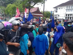 Aliansi Rakyat Mandiri Indonesia Makassar Gelar Aksi Damai, Tolak Relokasi PKL Tanpa Persiapan Matang
