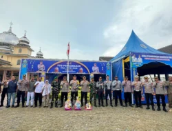 Kapolres Pidie dan Ketua Bhayangkari Cabang Pidie Kunjungi Pos Pam, Pos Yan dan Pos Pantau, Serahkan Bingkisan untuk Personel Pengamanan