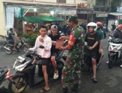 Hangatnya Ramadhan di Girimarto: TNI, Polri, dan Pagar Nusa Berbagi Takjil untuk Masyarakat