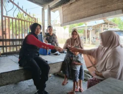 Polres Pidie Laksanakan Pemeriksaan Kesehatan Door to Door bagi Warga Terdampak Banjir di Bulan Ramadhan