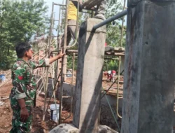 Pastikan Berjalan Lancar, Babinsa Dampingi Pembangunan KDKMP