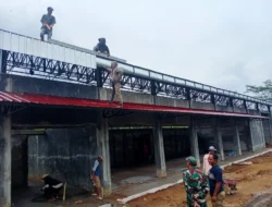 Pastikan Berjalan Lancar, Babinsa Dampingi Pembangunan KDKMP