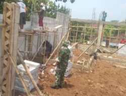 Dorong Ekonomi Warga, Babinsa Turun Langsung Awasi Pembangunan Koperasi