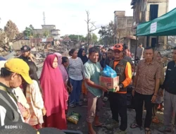 Inhil Berduka, Bupati Inhil, Herman Bergerak Cepat Instruksikan Penyaluran Logistik untuk 106 Rumah Korban Kebakaran Pulau Kijang