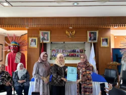 Komunikasi Efektif untuk Peningkatan Kualitas Keluarga. 