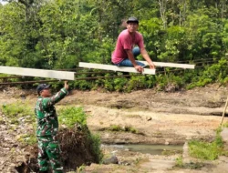 Gotong Royong Bangun Jembatan Merah Putih, TNI dan Warga Gunung Kancil Wujudkan Impian lama.