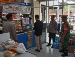 Dekat Tanpa Jarak: Cara Babinsa Jaga Kondusifitas Wilayah Lewat Patroli Dialogis