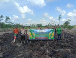 Polsek Sungai Batang Nandur Jagung Bersama Kelompok Tani Dukung Swasembada Pangan 2026