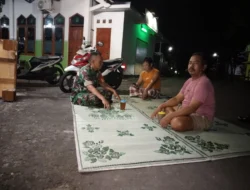 Patroli Malam Humanis, Babinsa Glonggong Jaga Kondusivitas Wilayah