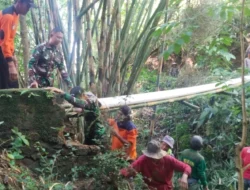 Saluran Irigasi Putus, TNI dan Warga Sokoboyo Bersatu Demi Sawah Tetap Mengalir