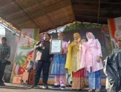 Pecahkan Rekor MURI, 6.100 Penari Joget Mande Banjiri Jalan Swarnabumi Tembilahan