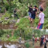 Gotong Royong Babinsa dan Warga Desa Candi, Wujud Nyata Kebersamaan dan Kepedulian Lingkungan