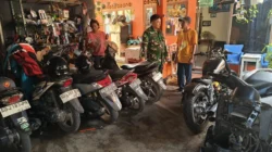 Menyapa dari Hati ke Hati, Babinsa Kratonan Bangun Keakraban Dengan Jukir